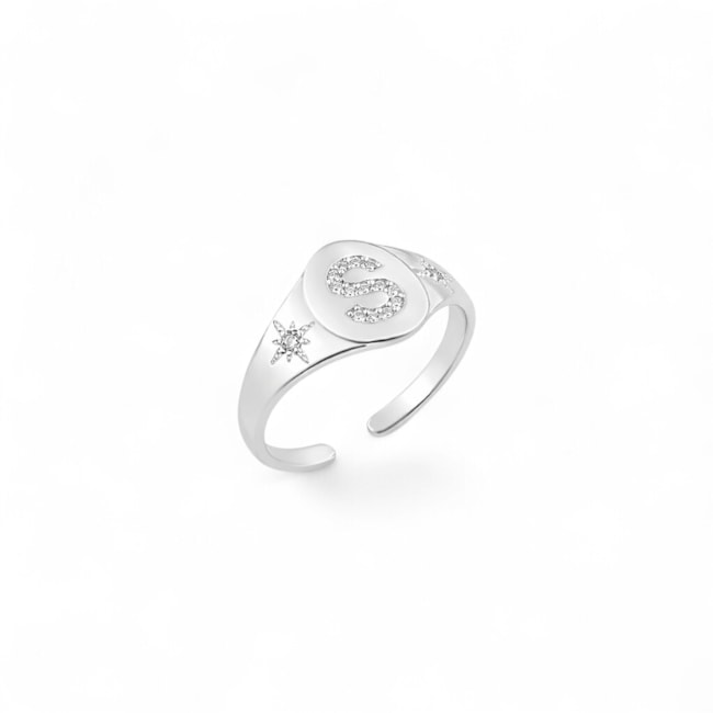 ANEL AJUSTÁVEL COM LETRA S CRAVEJADA DE ZIRCÔNIA CRISTAL