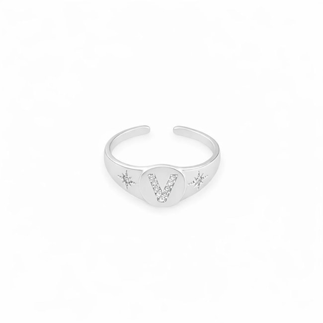 ANEL AJUSTÁVEL COM LETRA V CRAVEJADA DE ZIRCÔNIA CRISTAL