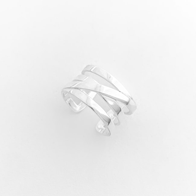 Anel Ajustável de Três Aros com um Aro Por Cima na Diagonal 