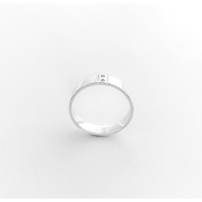 Anel Aliança Cravejada com Duas Zircônias