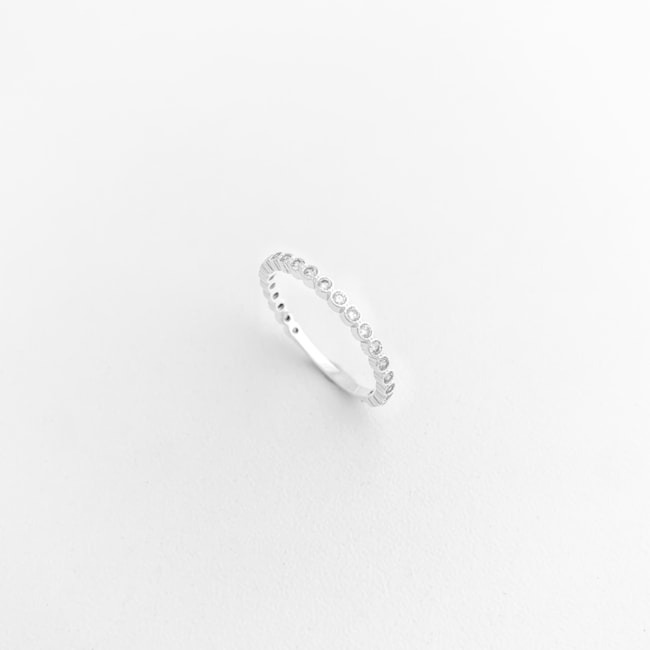 Anel Aparador de Aro Fino Cravejado de Zircônias 