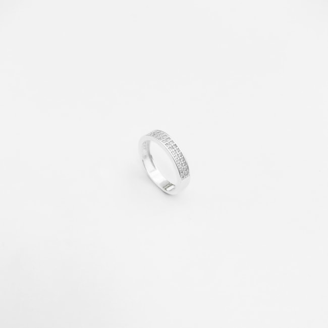 Anel Aparador Meio Aro Cravejado com Zircônia