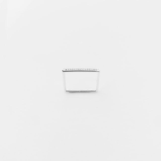 Anel Aparador Quadrado Cravejado com Zircônias