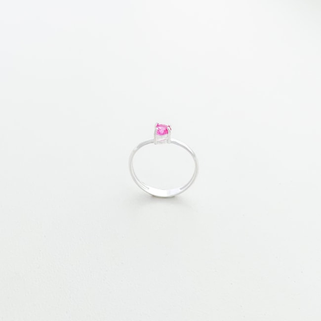 Anel Aro Liso com Coração de Zircônia Rubi Rose Pequeno