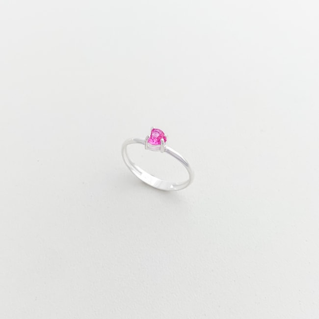 Anel Aro Liso com Coração de Zircônia Rubi Rose Pequeno