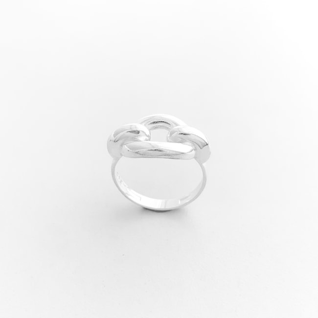 Anel Aro Liso com Elo Vazado