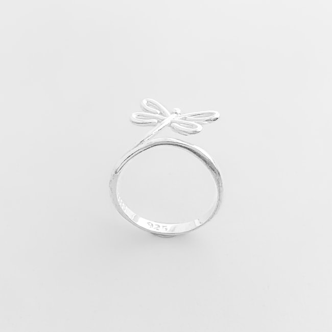 Anel Aro Liso com Libélula Vazada