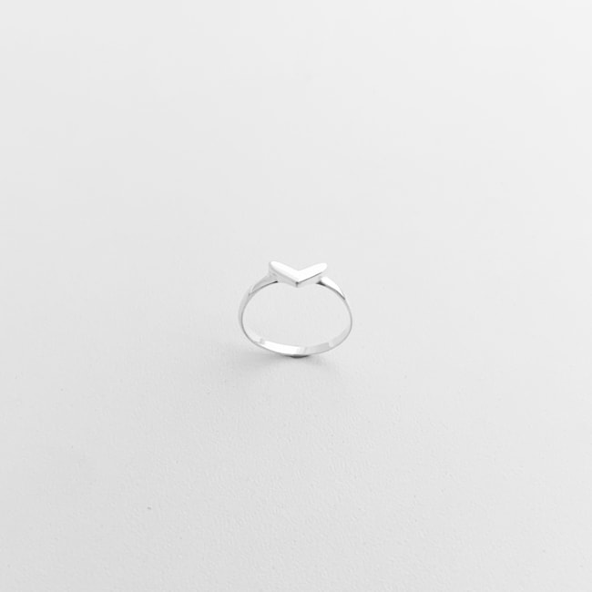 Anel Branco de Coração Liso 