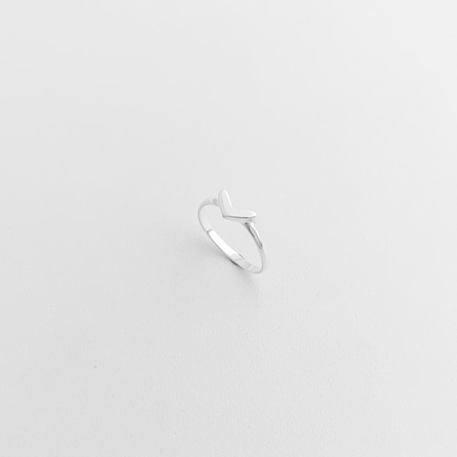 Anel Branco de Coração Liso 