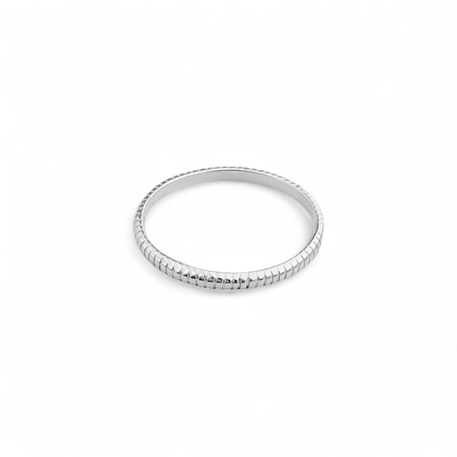 Anel com Aro Todo Trabalhado 