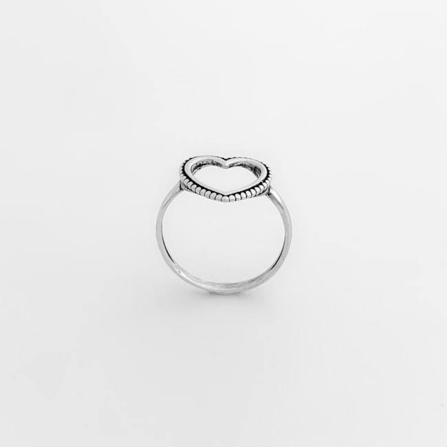 Anel com Coração Vazado de Bolinhas 