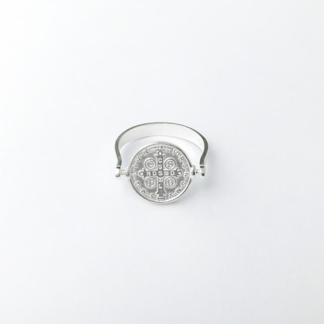 Anel com Medalha Giratória de São Bento 