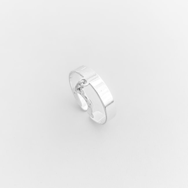 Anel com Pingente de Ferradura Ajustável 