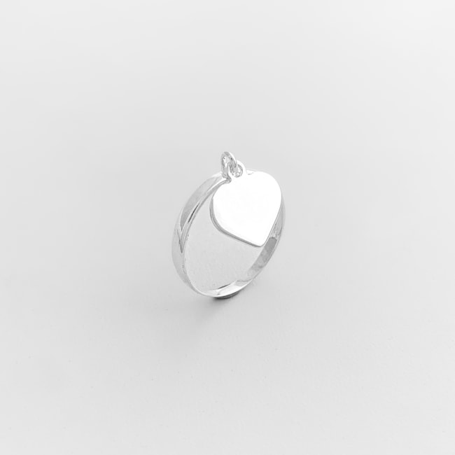 Anel com Plaquinha de Coração Chapado 