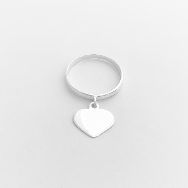 Anel com Plaquinha de Coração Chapado 