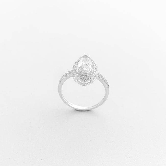 Anel Cravejado com Zircônias Navete Cristal 