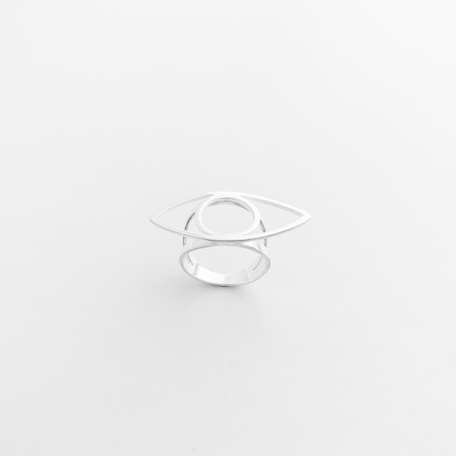 Anel de Aro Liso com Olho em Navete Vazado