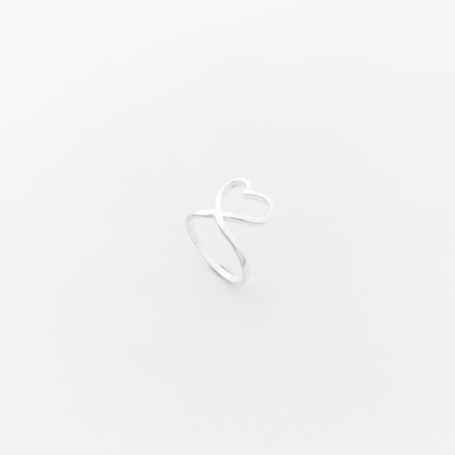 Anel de Coração Entrelaçado Vazado