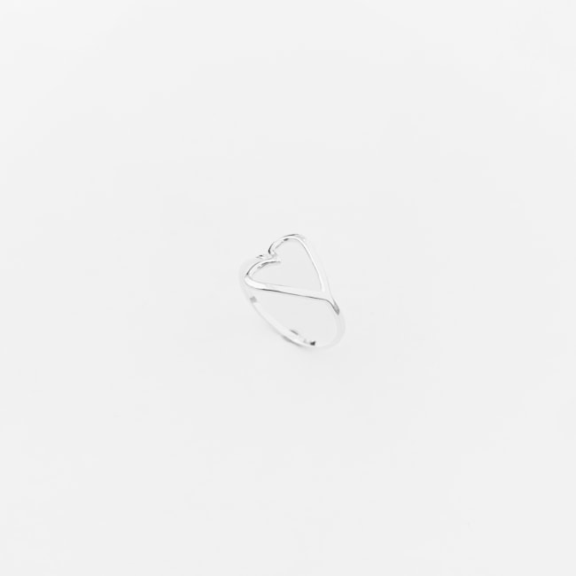 Anel de Coração Liso Vazado