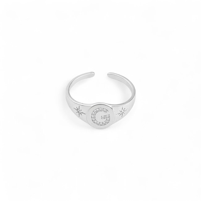 Anel de Topo Oval com Letra G Cravejada e Estrelas Ajustável 