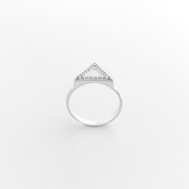 Anel de Triângulo Vazado Cravejado 