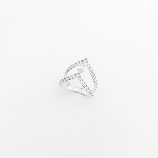 Anel em V Duplo Cravejado com Zircônias