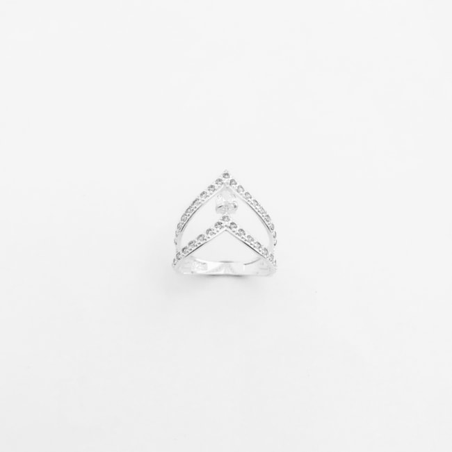 Anel em V Duplo Cravejado com Zircônias