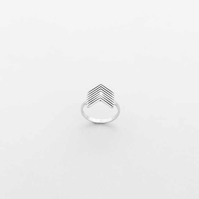 Anel Envelhecido com Seta Trabalhada