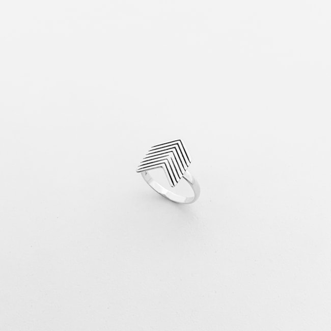 Anel Envelhecido com Seta Trabalhada