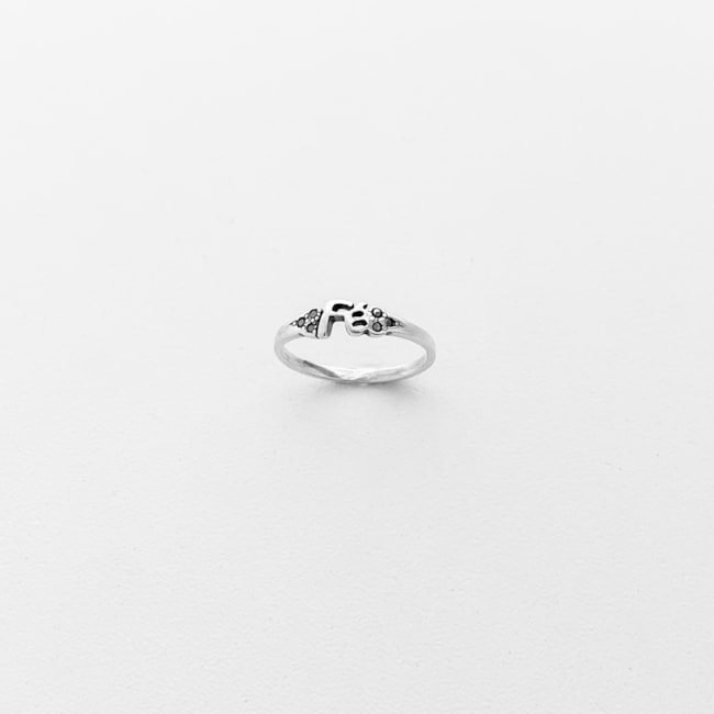 Anel Fé com Falsa Cravação nas Laterais 