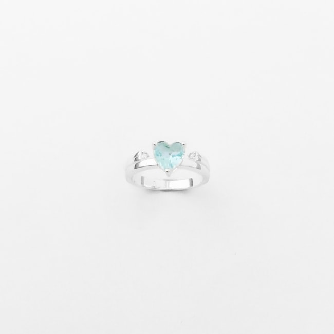Anel Solitário de Coração com Zircônia Azul e Transparentes