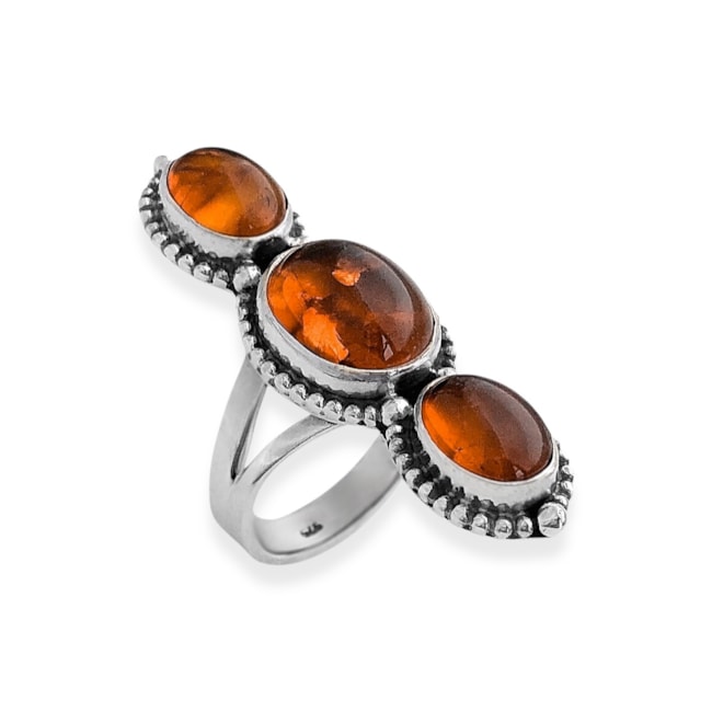 Anel Trabalhado com Três Pedras Âmbar