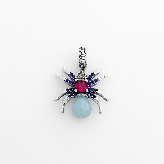 Berloque de Aranha que Brilha no Escuro Cravejado com Zircônias Azuis e Rubi Rose