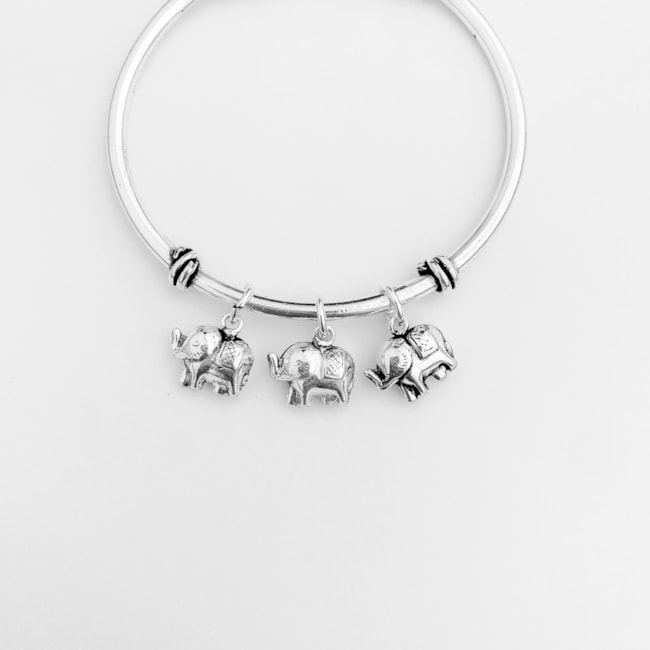 Bracelete Ajustável com Pingentes de Elefante
