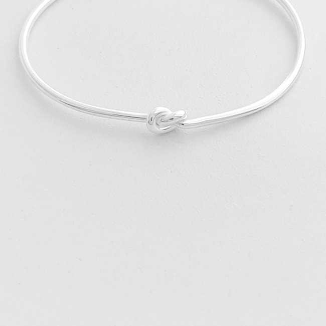 Bracelete Ajustável Fino com Nó