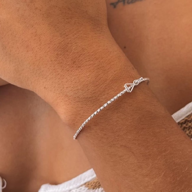 Bracelete com Aro Torcido de Fecho