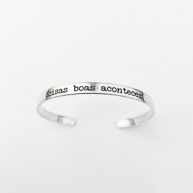 Bracelete com Frase "Coisas Boas Acontecem" 