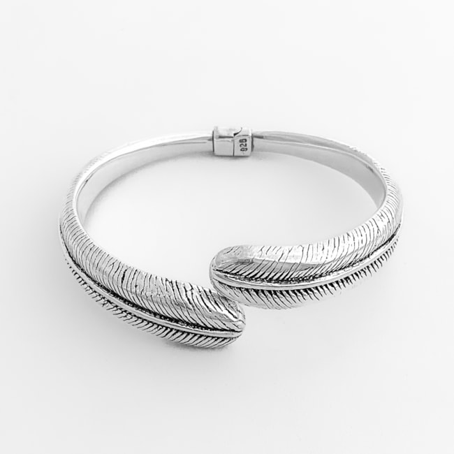 Bracelete de Folha Trabalhado 
