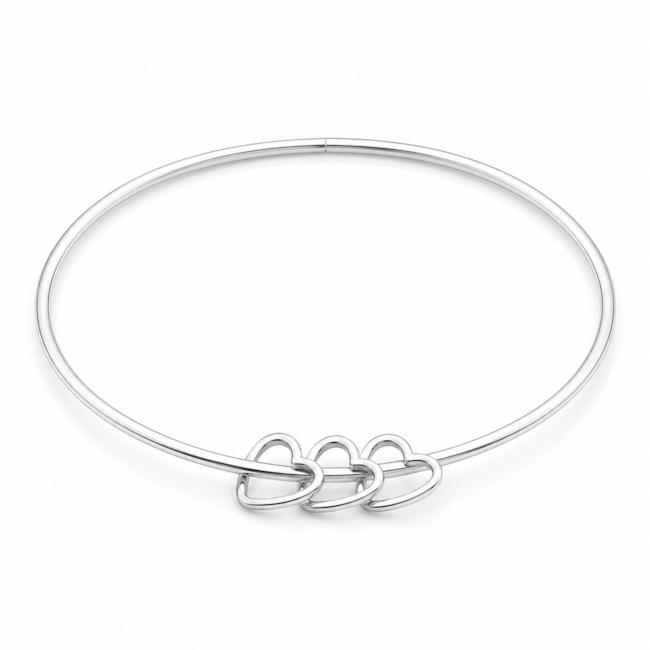 BRACELETE LISO COM 3 PINGENTES DE CORAÇÃO VAZADO