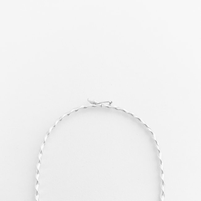 Bracelete Torcido Mais Aberto