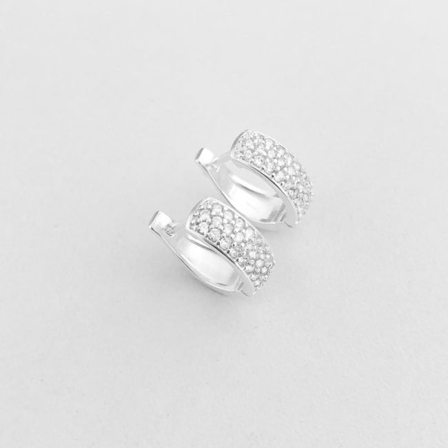 Brinco Argola de Click Cravejada de Zircônias 