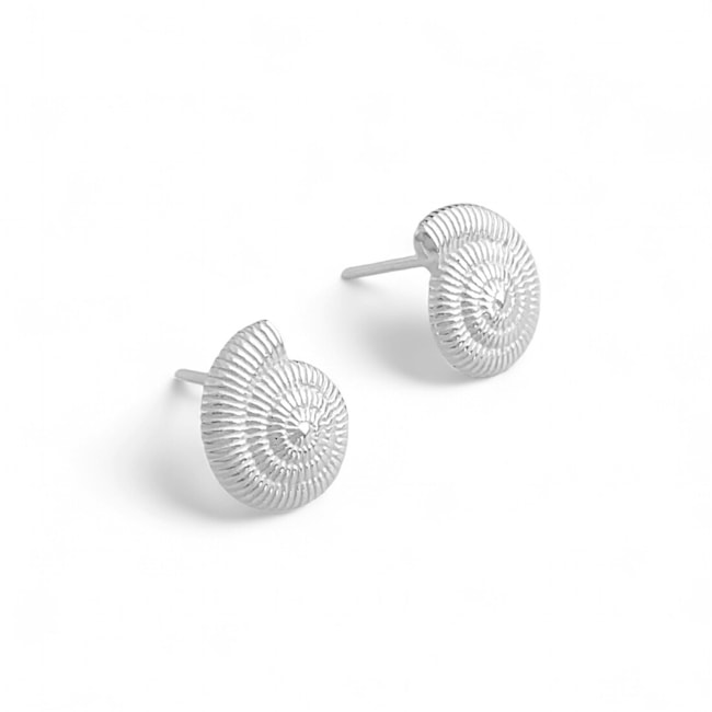 Brinco Branco de Concha Caracol