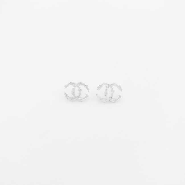 Brinco Chanel Cravejado com Zircônia