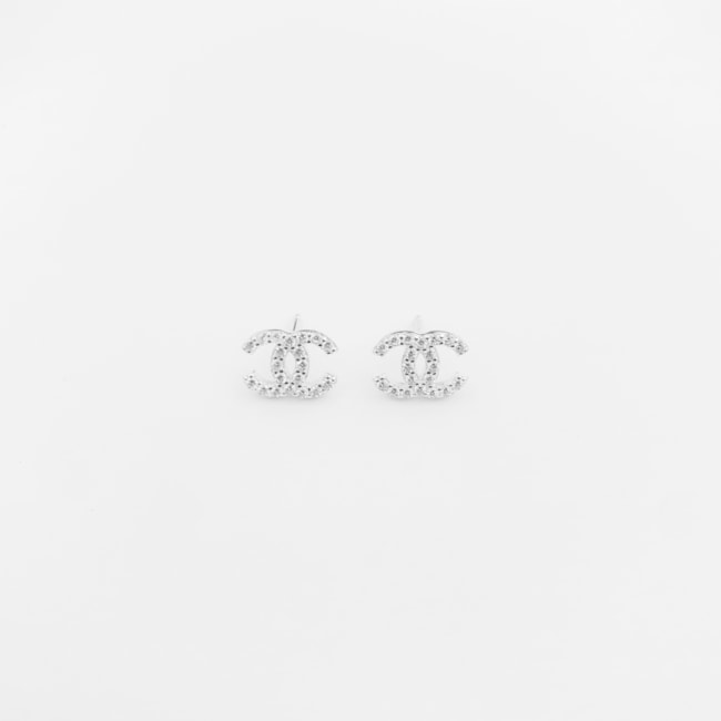 Brinco Chanel Cravejado com Zircônia