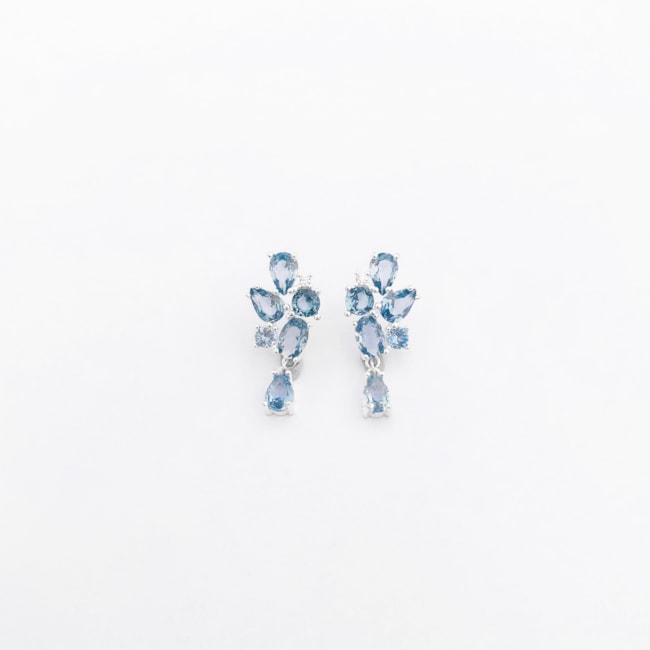 Brinco com Zircônias Azuis Claras