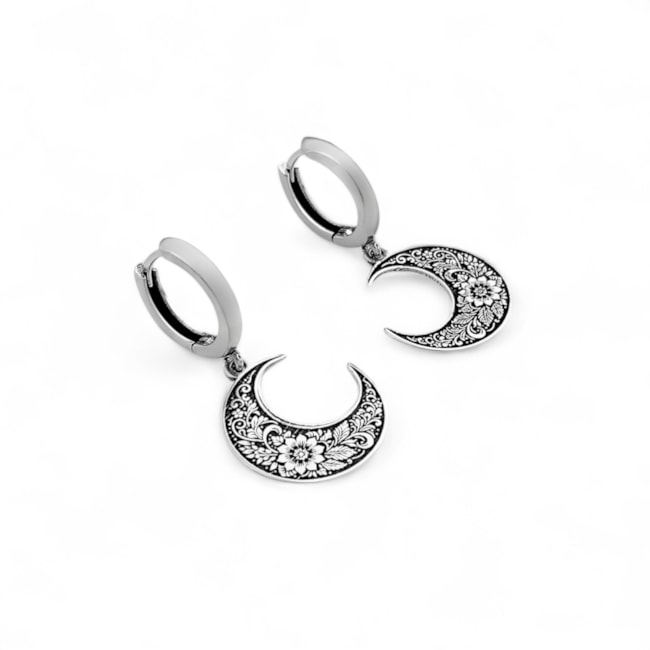 Brinco de Argola com Meia Lua Trabalhada 