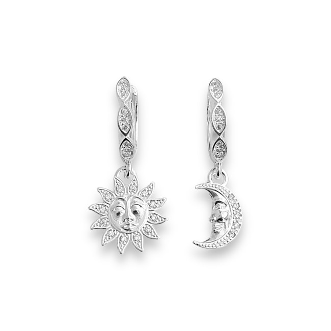 Brinco de Argola Cravejada de Zircônias com Pingentes de Sol e Lua 