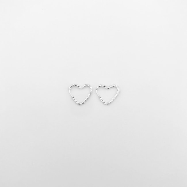 Brinco de Argola de Coração Torcida de Encaixe - 1,1cm
