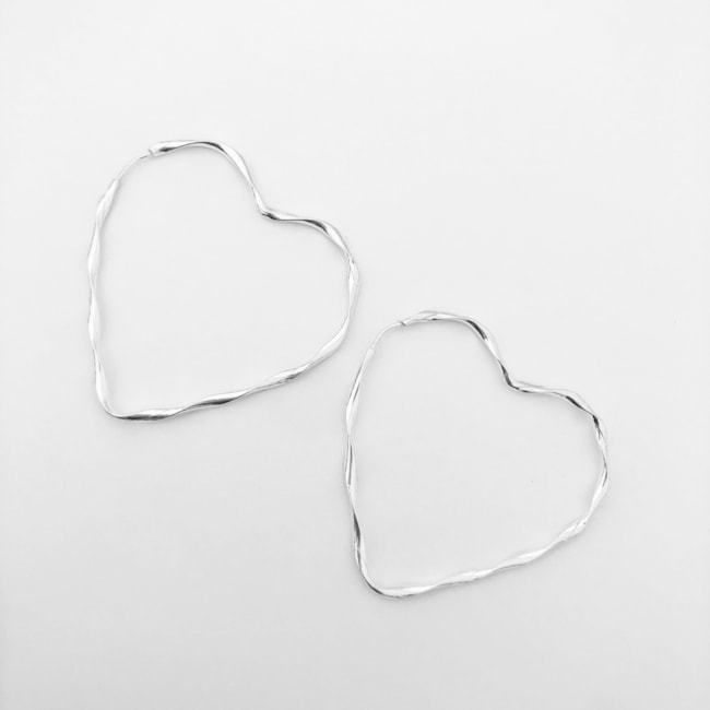Brinco de Argola de Coração Torcida de Encaixe - 4,8cm 