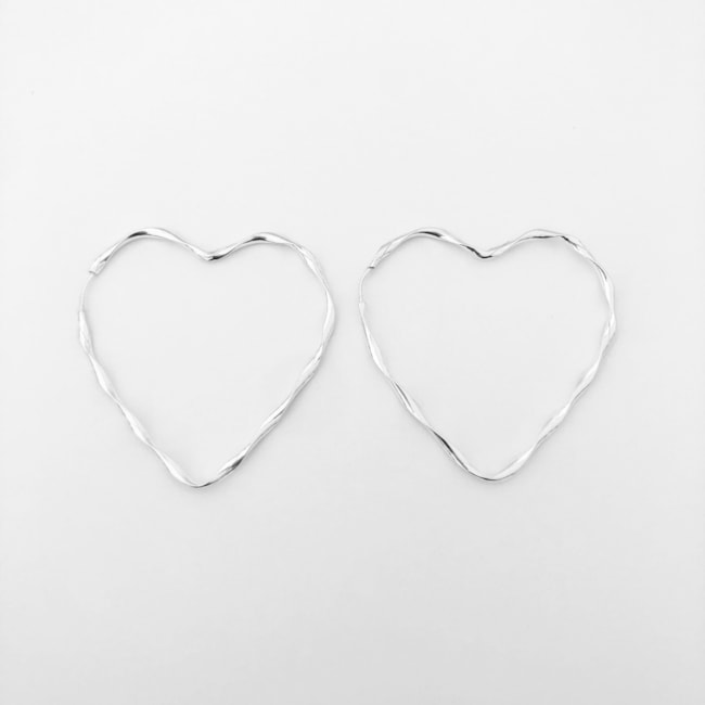Brinco de Argola de Coração Torcida de Encaixe - 4,8cm 